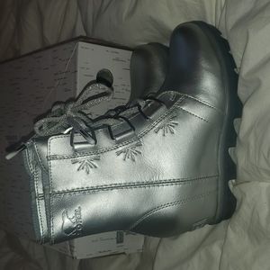 Disney X Sorel youth Joan of Arctic Wedge size 2
